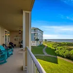The Perfect Bay-Front Destination