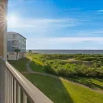 The Perfect Bay-Front Destination