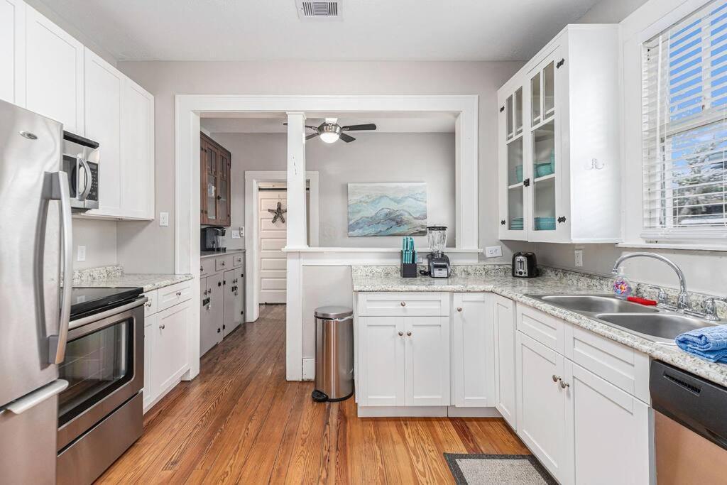 Festive Nest - Tranquil Escape Close To The Beach * Galveston