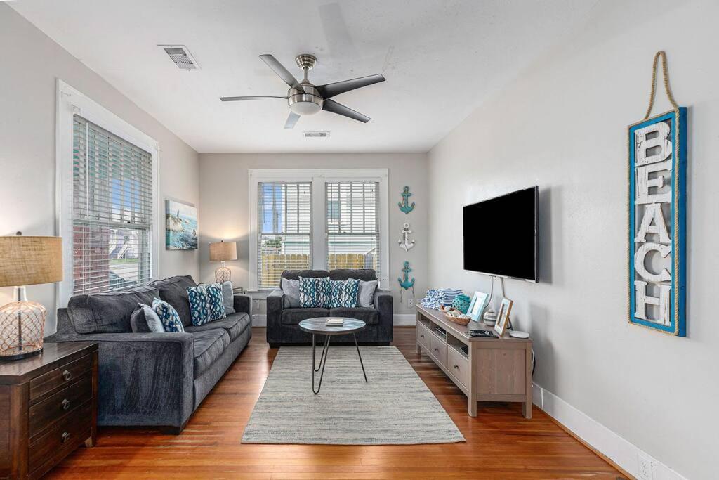 Festive Nest - Tranquil Escape Close To The Beach