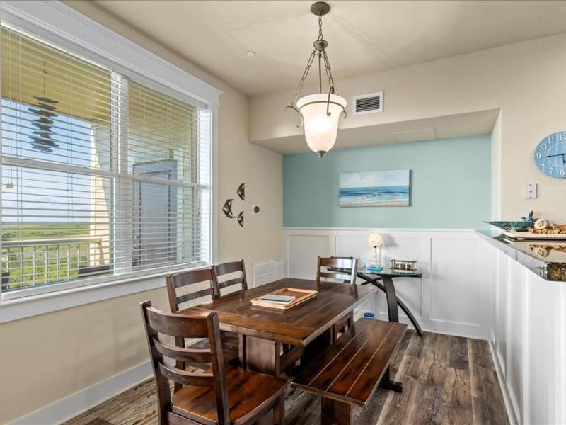 The Perfect Bay-front Destination Apartment
