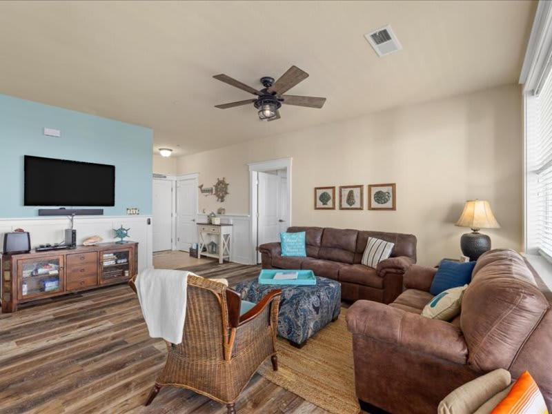 The Perfect Bay-front Destination Apartment *