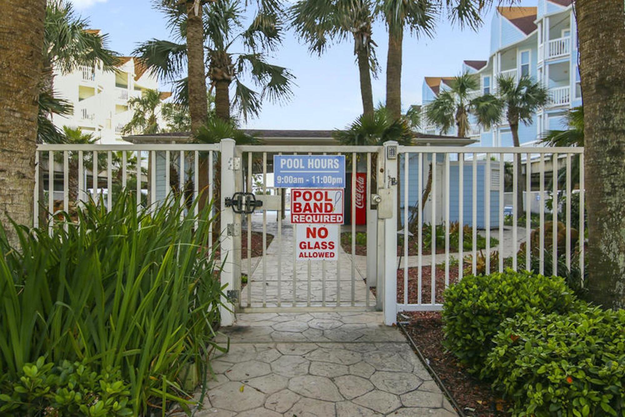 Seascape Apartment *