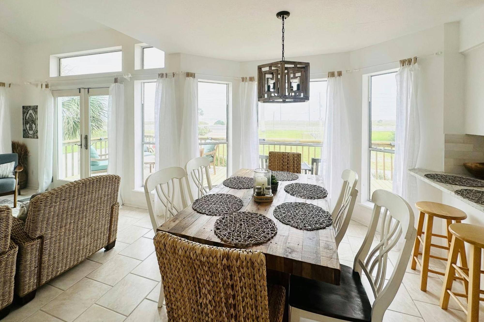 Salty Tides & Sunset Vibes Holiday home Galveston