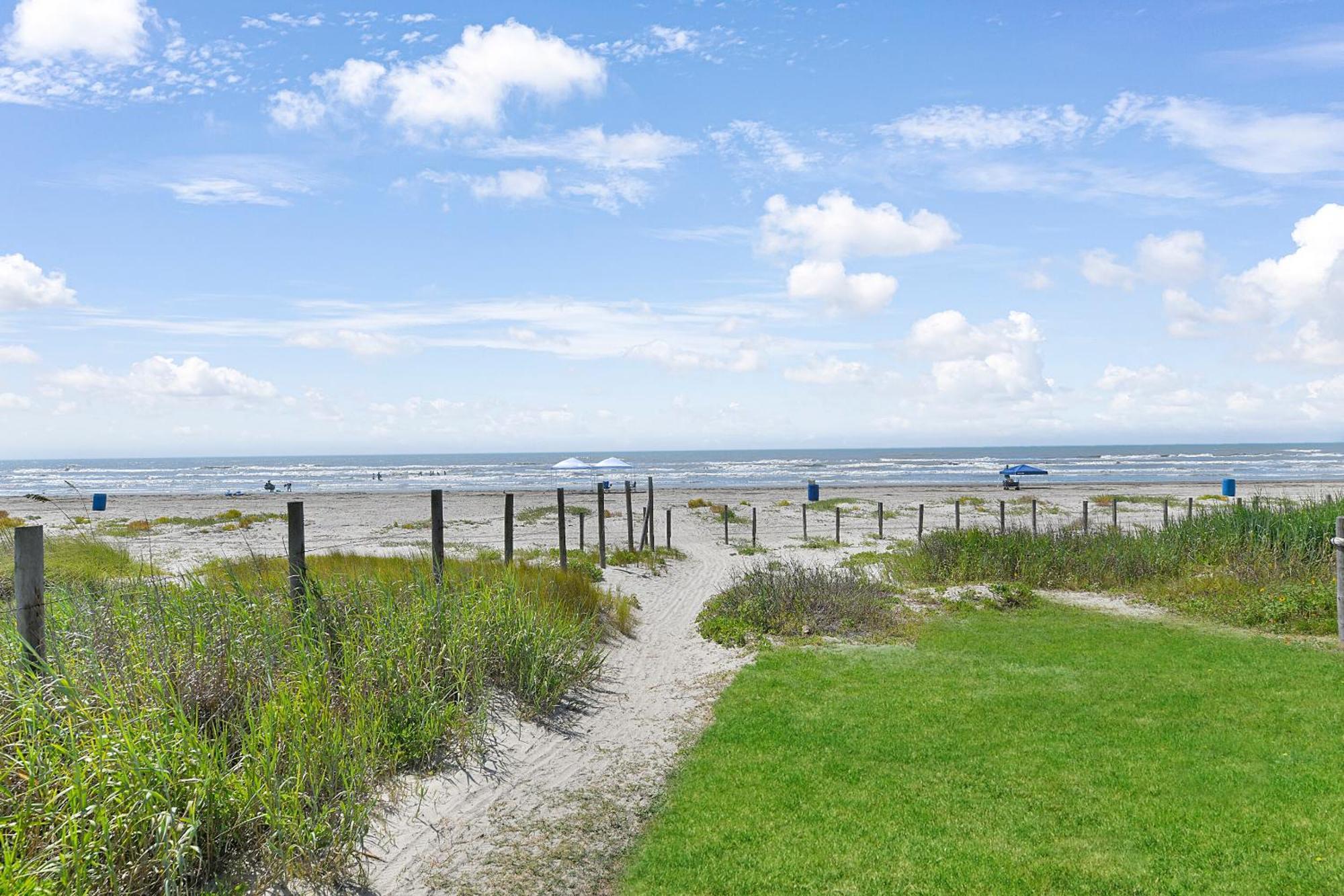 Seascape Oasis At Sunny