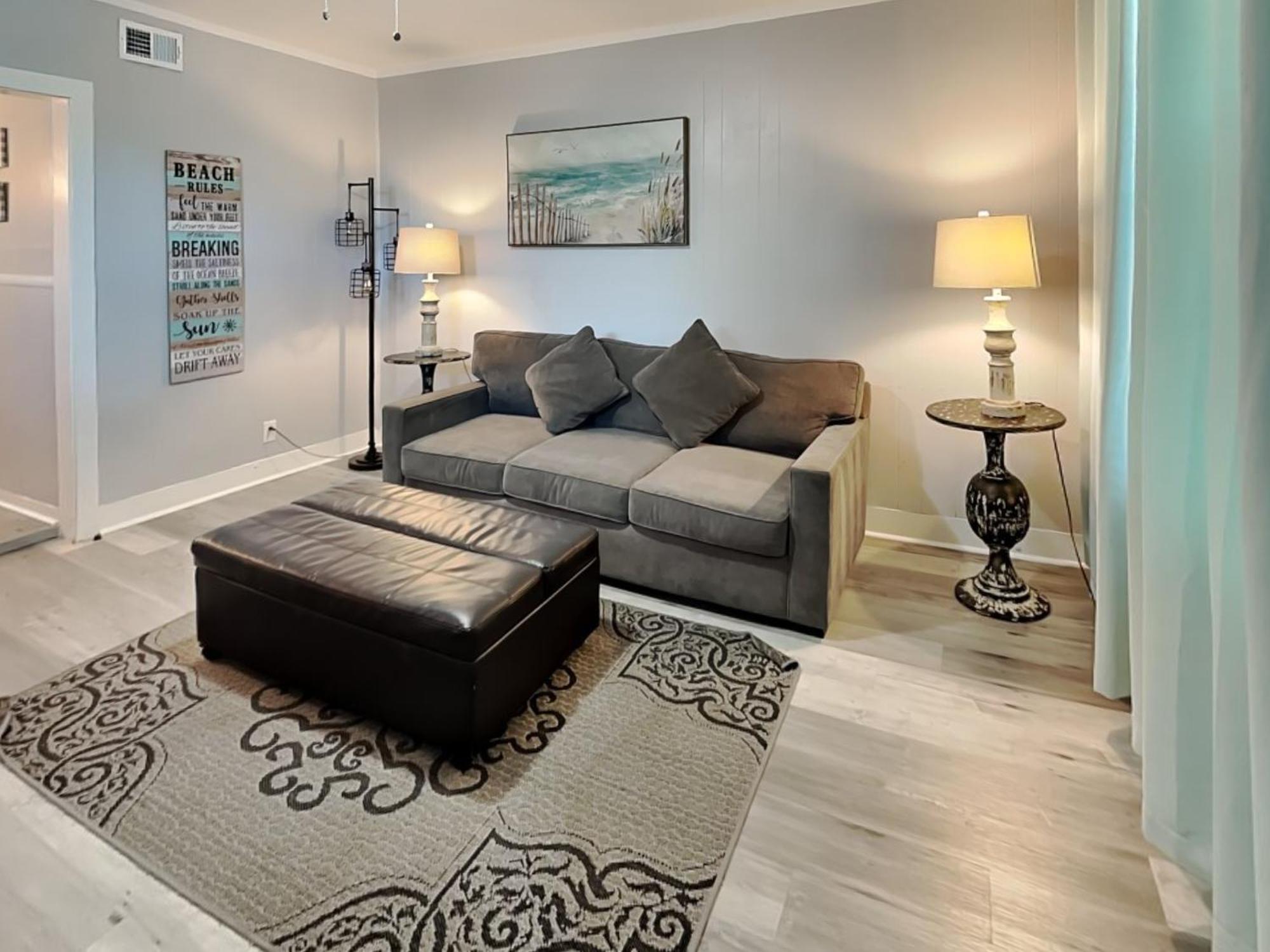 Pleasure Pier Retreat Manor Holiday home *