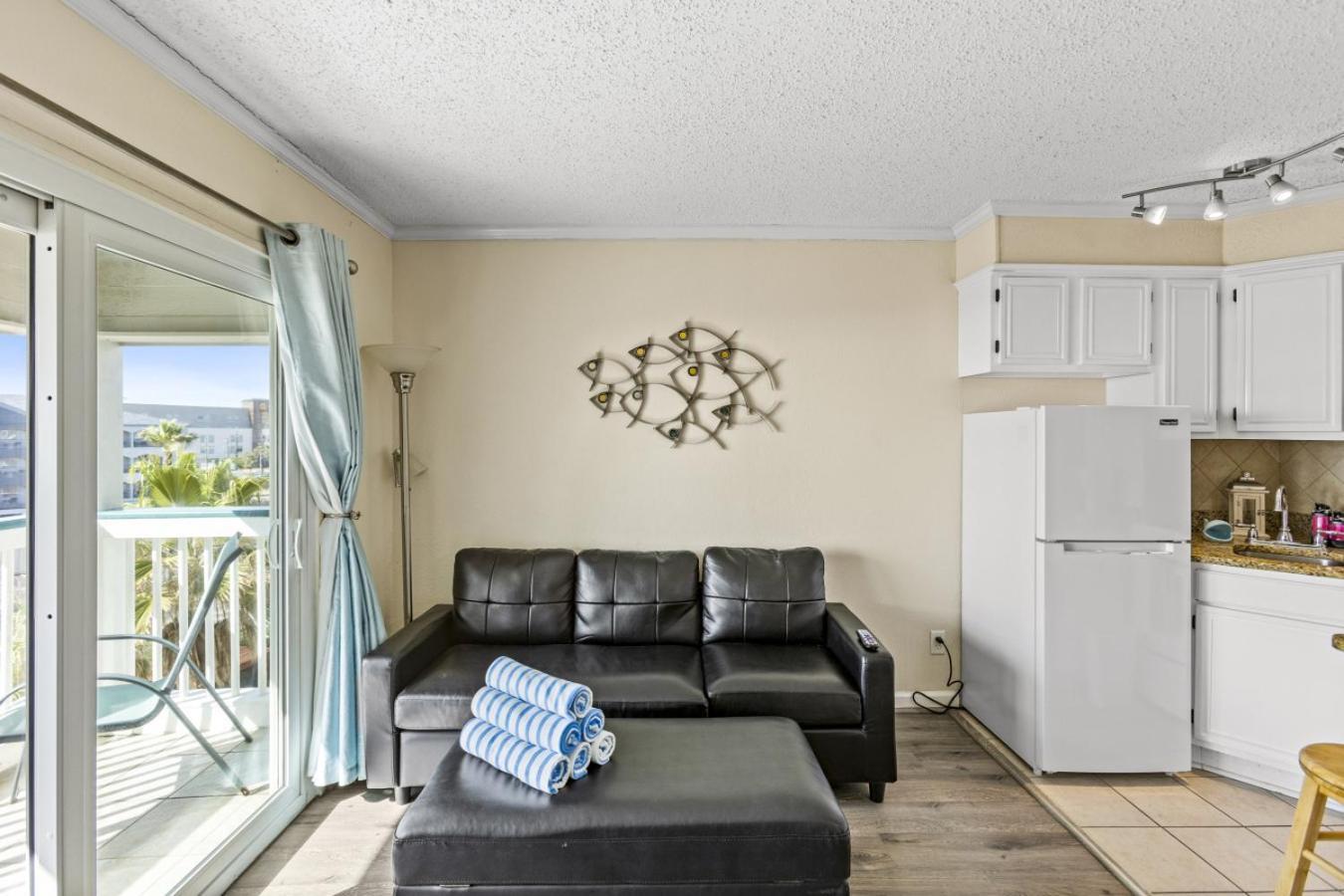 Heated Pool View Beachside Haven Balcony * Galveston
