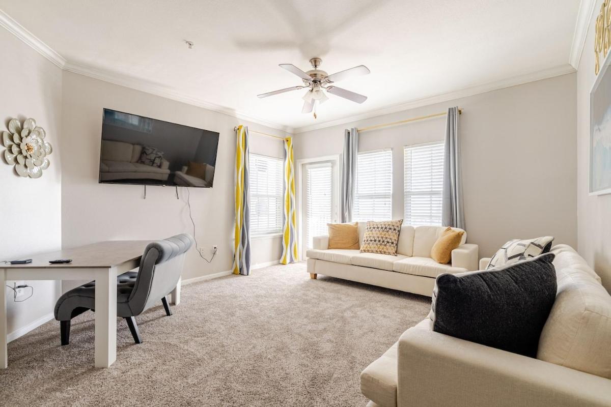 Relax And Unwind 2 Bedroom Oasis Apartment *