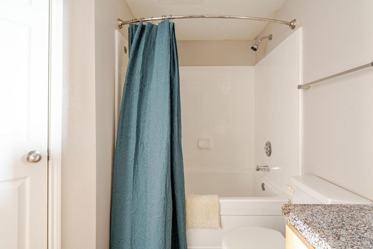 Relax And Unwind 2 Bedroom Oasis Apartment Galveston
