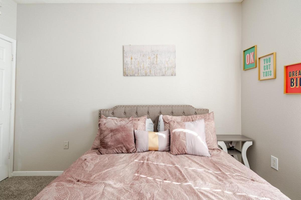 Relax And Unwind 2 Bedroom Oasis Apartment *
