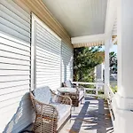 Castaway Cottage