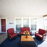 Relax At Our Beach Haven - Pet Friendly