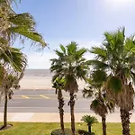 Oceanfront At The Dawns