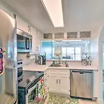 Galveston Oceanfront Condo With Balcony And View!