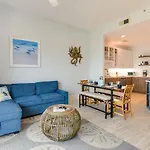 Oceanfront Galveston Condo In Amazing Location!