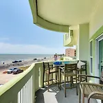 Oceanfront Galveston Condo In Amazing Location!