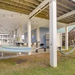 Galveston Home With Pool Access, Walk To Beaches!
