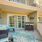 Galveston Condo With Large Balcony Walk To Beach!