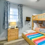 Seaside Retreat In Galveston Near Pleasure Pier!
