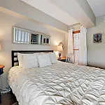 Seawall Apartments