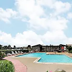 Seawall Apartments