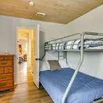 Galveston Home With Spacious Deck Steps To Beach!