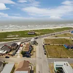 Coastal Cottage 1, Across Street From Beach