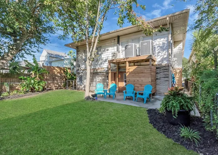 Galveston Studio - Sleeps 7 - Minutes To Beach !!