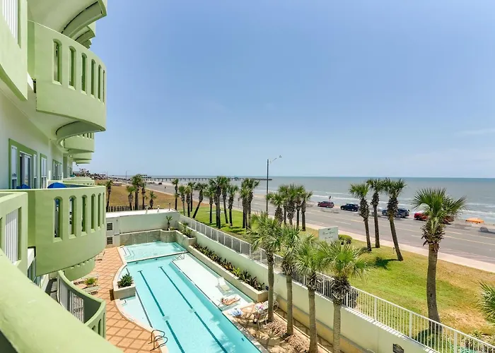 Oceanfront Galveston Condo In Amazing Location!