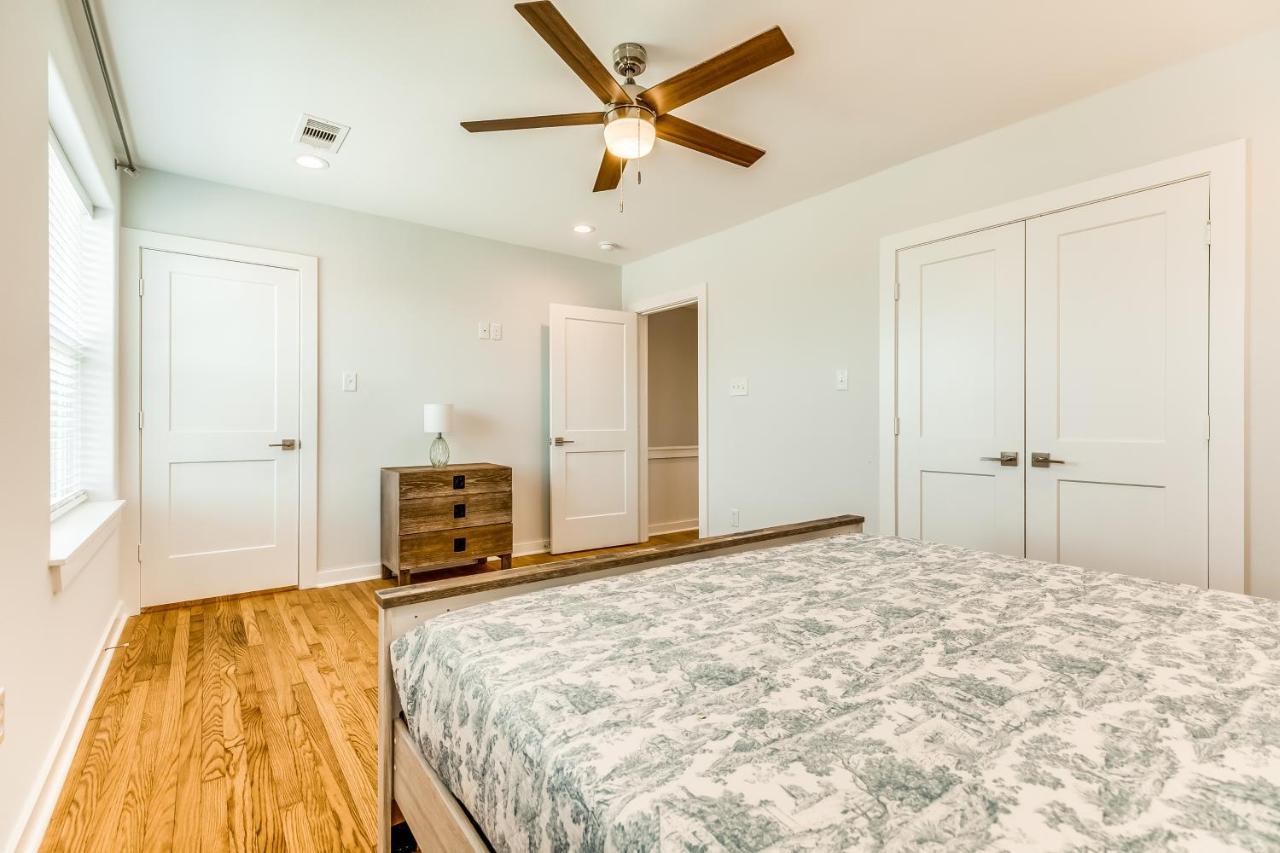 Genesis Retreat, Unit D Galveston