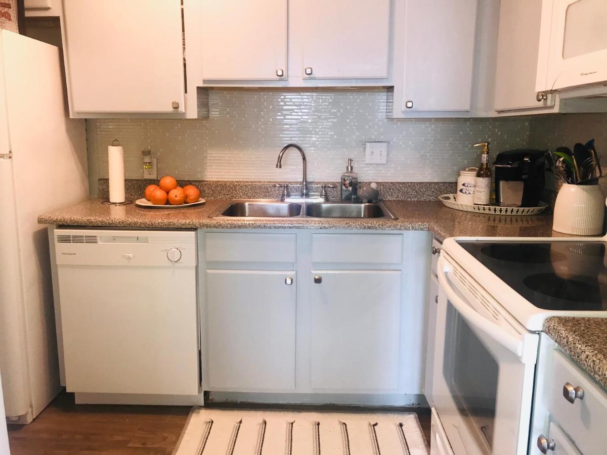 Sevin On Sunday “a Sunny By The Beach” Apartment Galveston