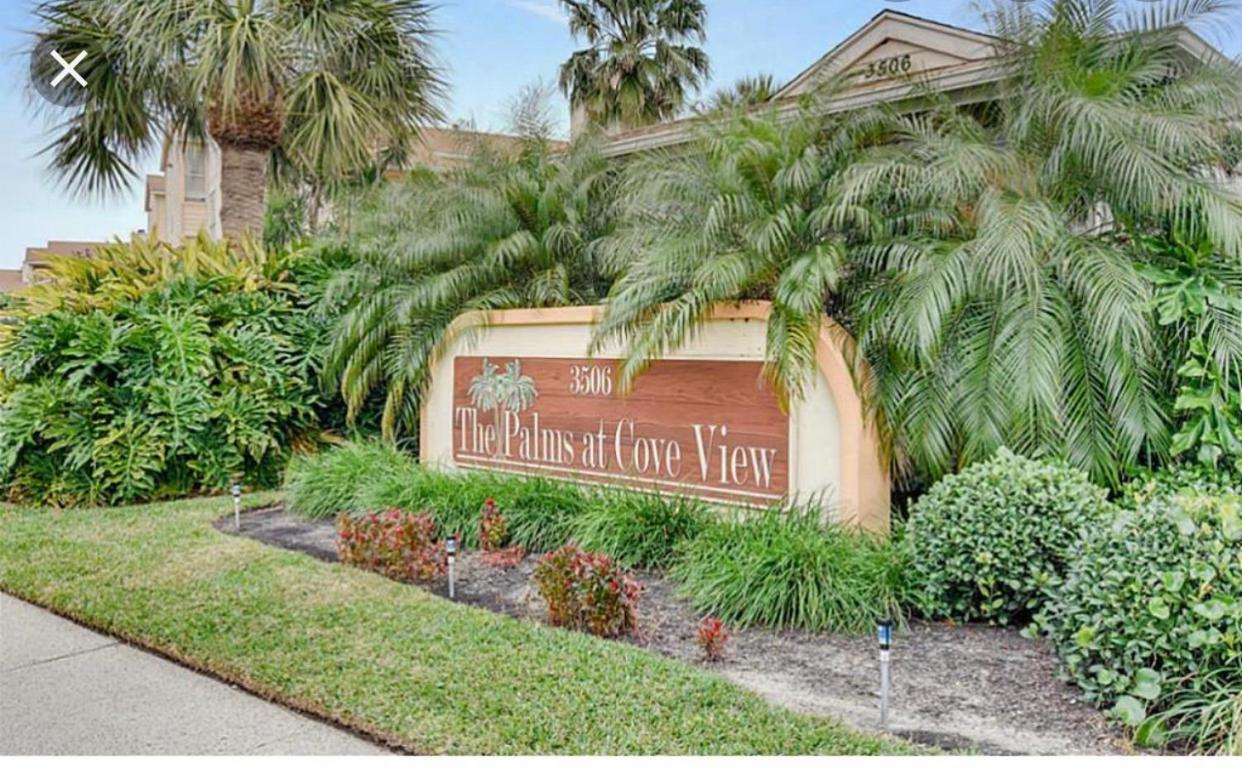 Apartment Sevin On Sunday “a Sunny By The Beach” Galveston