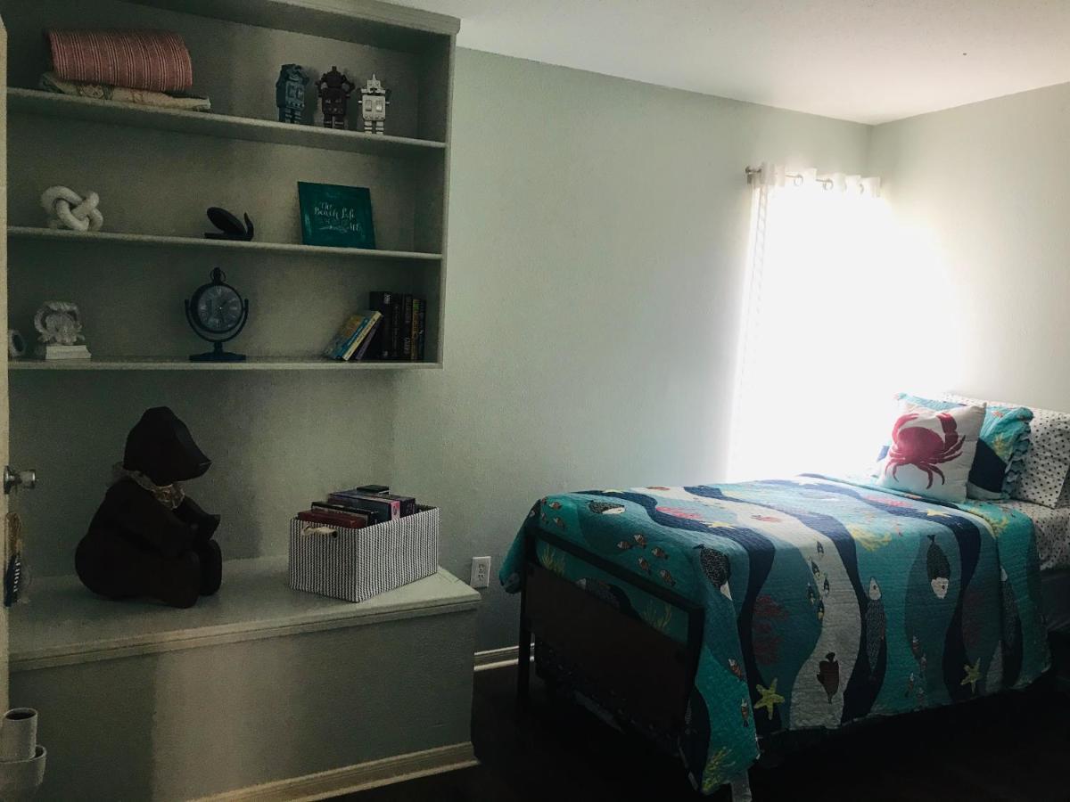 Apartment Sevin On Sunday “a Sunny By The Beach” Galveston