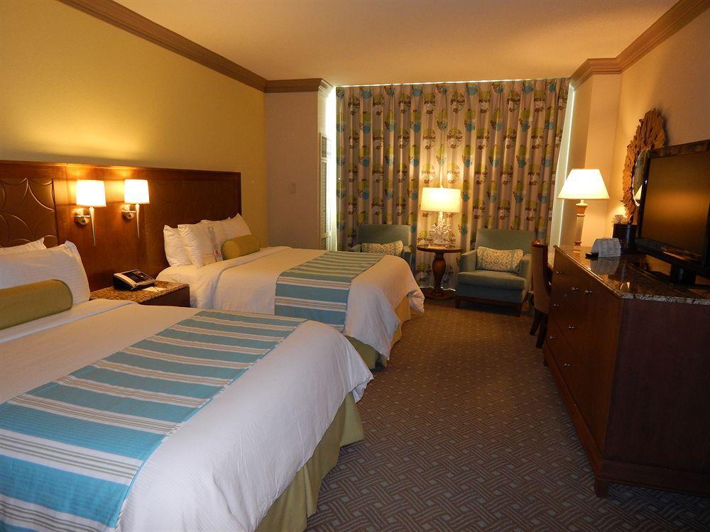 Moody Gardens And Convention Center 4*