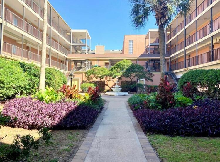 Seas The Day! Aparthotel Galveston