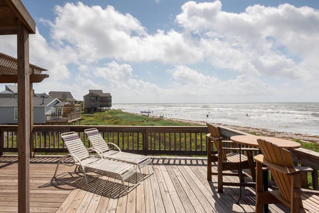 Front On West Galveston