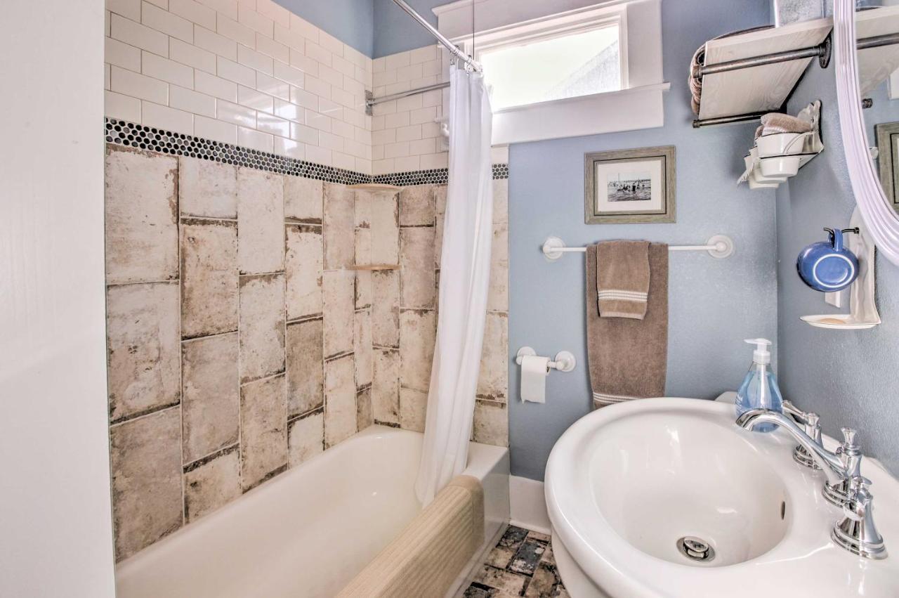 Holiday home Bright Texas Retreat Near Pleasure Pier And Beach! Galveston
