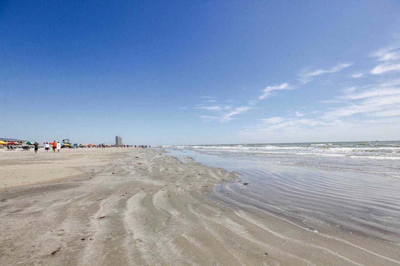Bright Texas Retreat Near Pleasure Pier And Beach! Holiday home