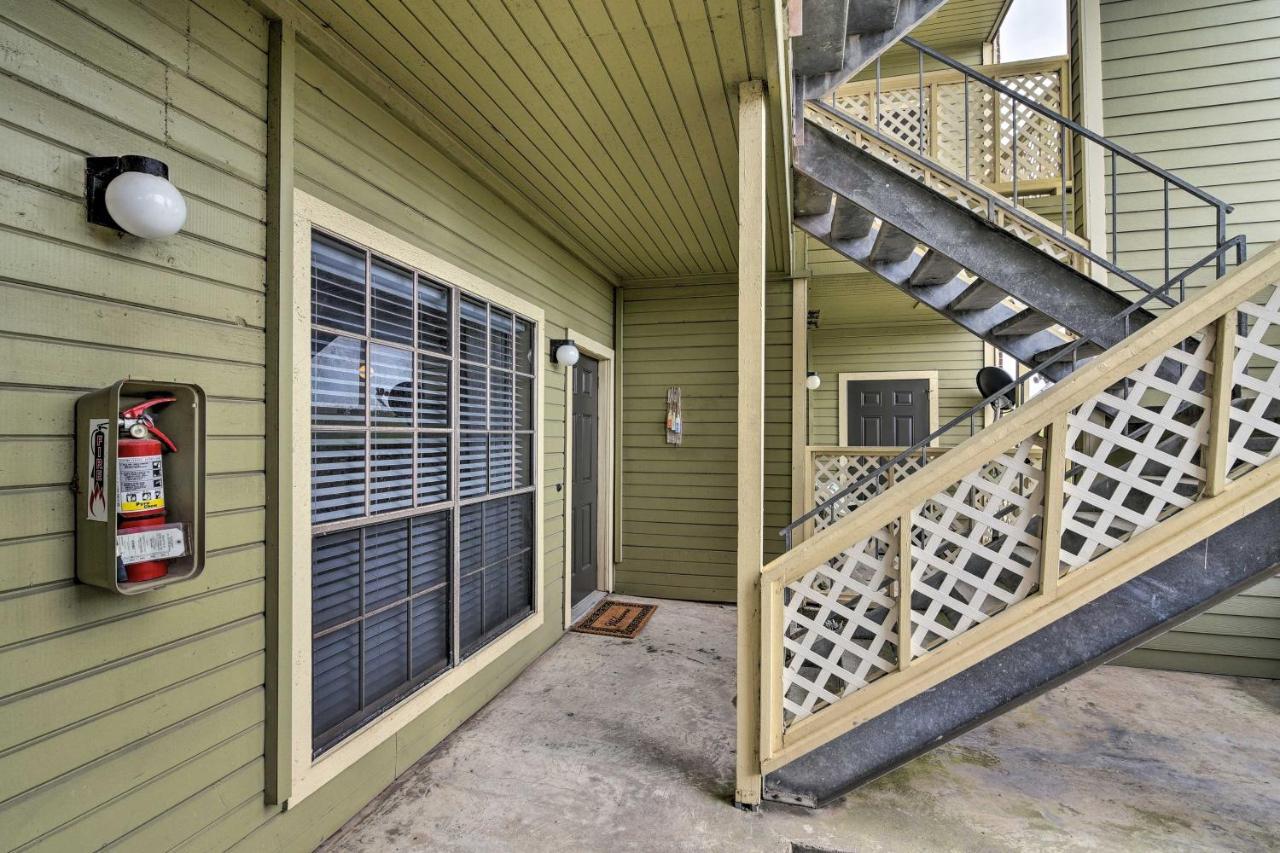 East End With Pool Less Than 1 Mi To Beach!