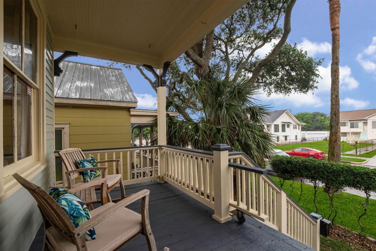✯island Pride Bungalow✯ King Beds Near Beach! Holiday home