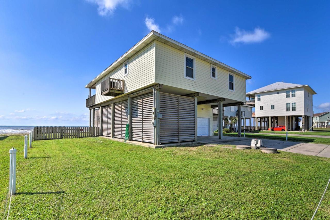 Beachfront Getaway With Deck And Views! Holiday home