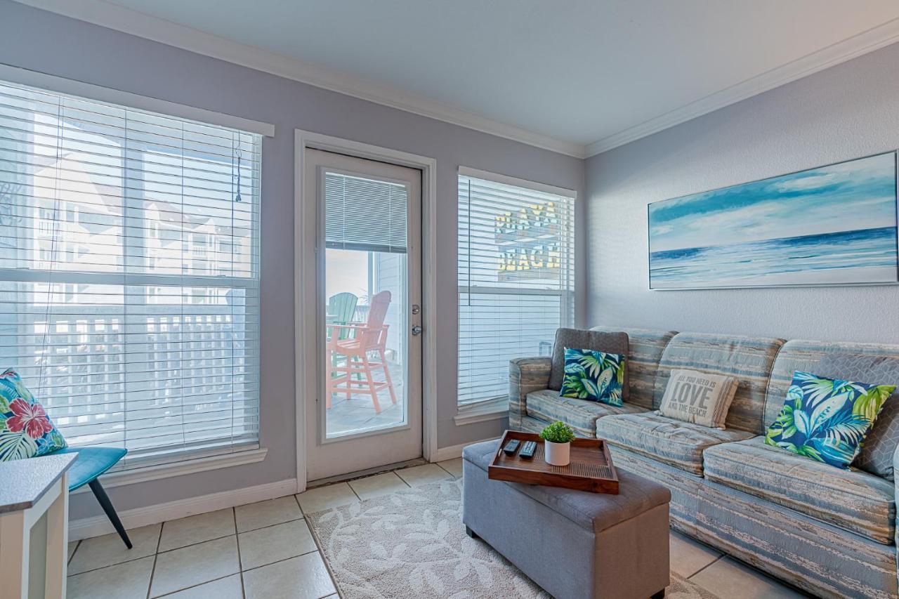 Great In Seascape Fabulous Pool Area Private Boardwalk Takes Right To The Apartment *