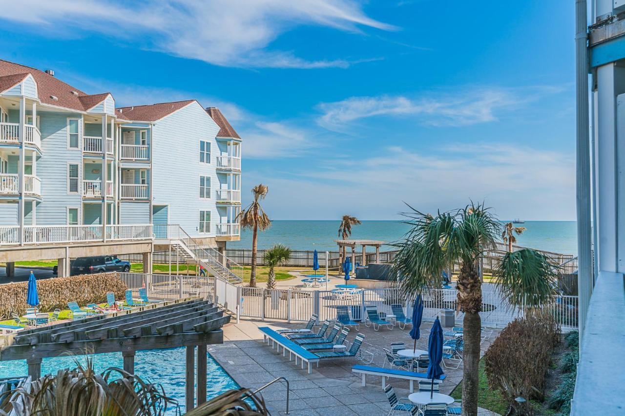 Great In Seascape Fabulous Pool Area Private Boardwalk Takes Right To The Apartment
