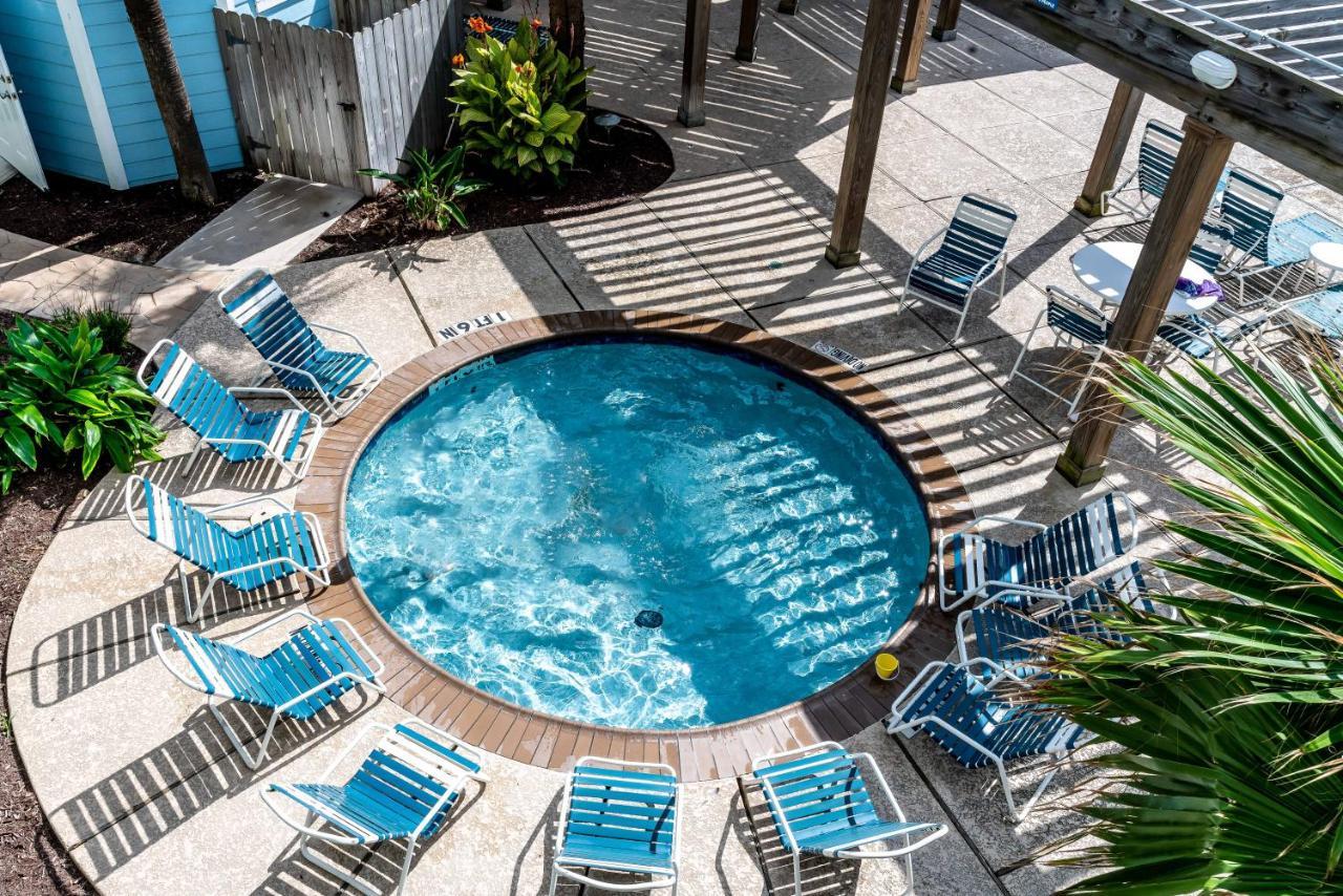 Great In Seascape Fabulous Pool Area Private Boardwalk Takes Right To The Apartment Galveston