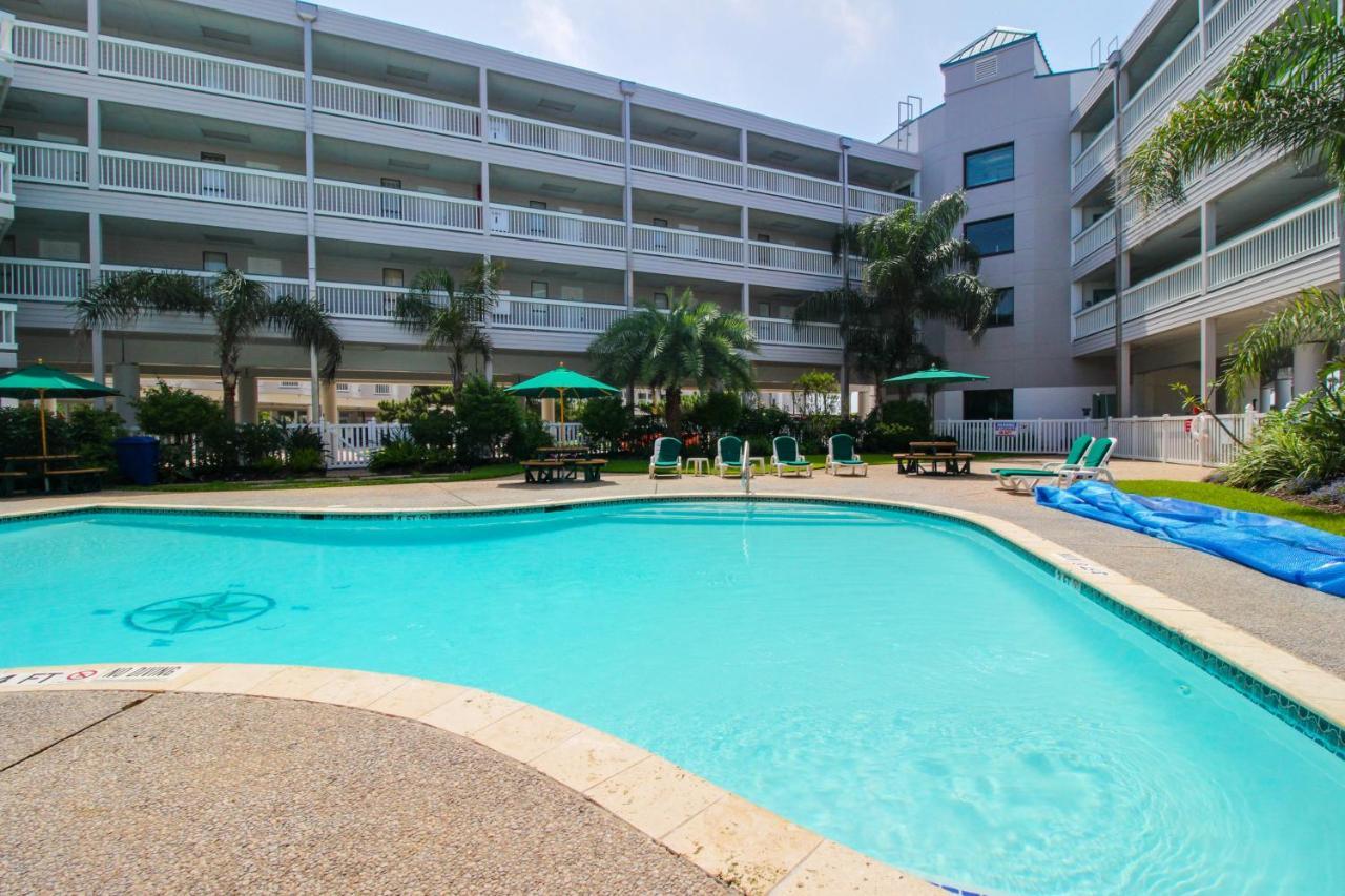 Casa Del Mar Beachfront Ii *