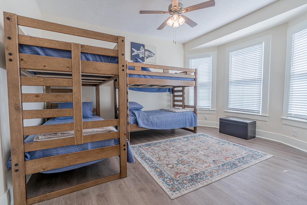 Holiday home Uptown Newly Updated Near The Harbor And Utmb *