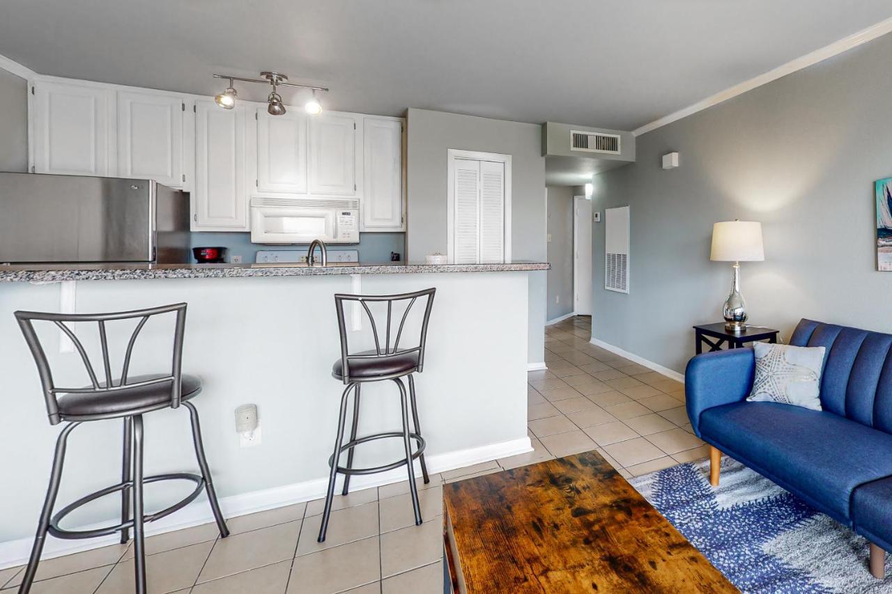 Cove By The Seawall Apartment Galveston