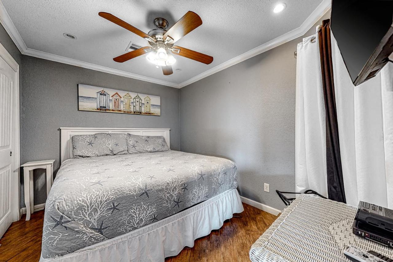 Seawall Ii Apartment Galveston