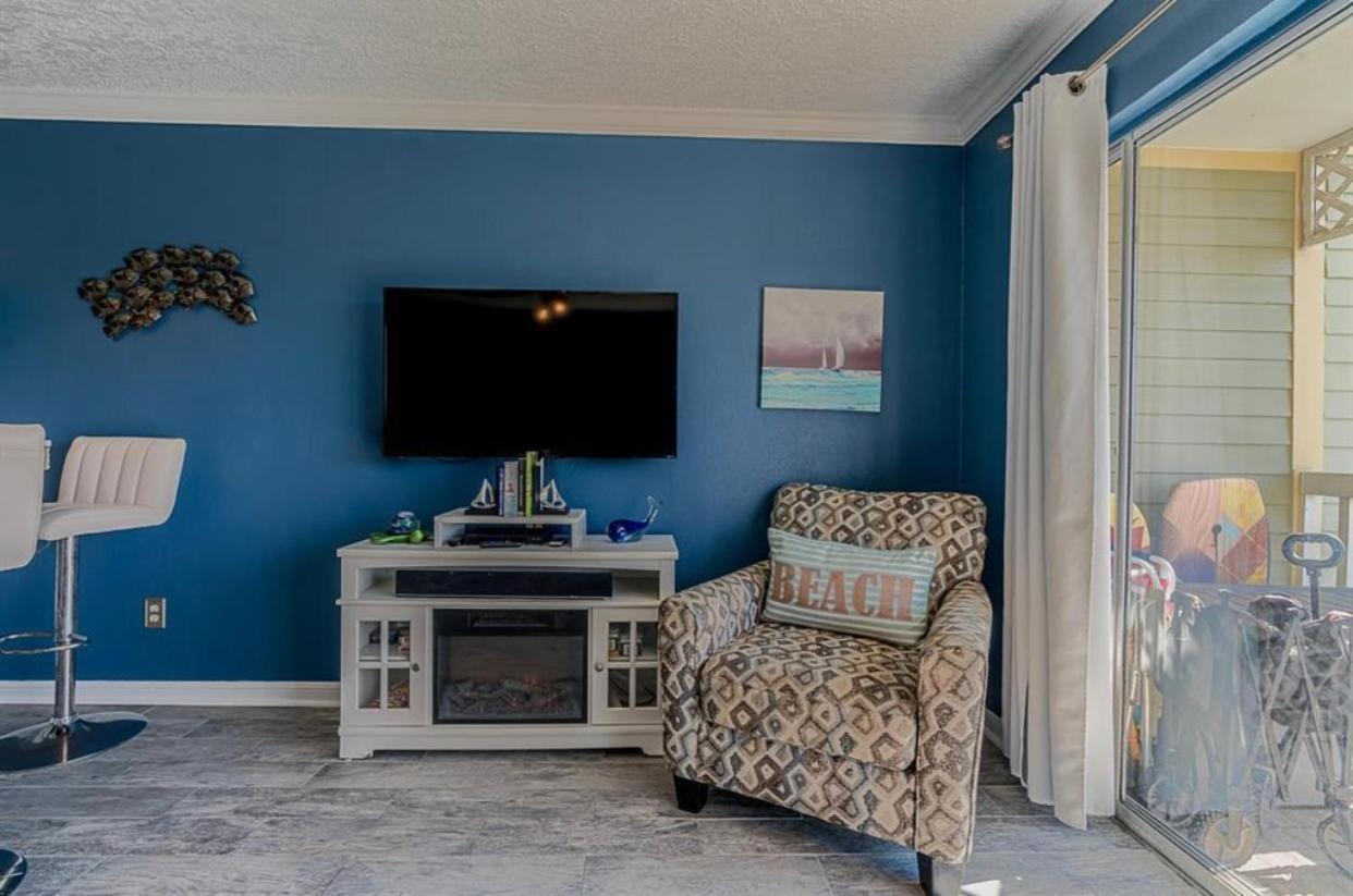 Escape - Floor Ocean Views - Heated Pool - Seawall Blvd