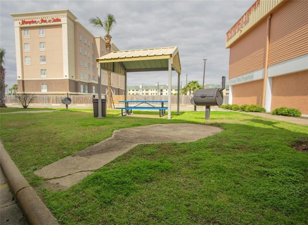 Escape - Floor Ocean Views - Heated Pool - Seawall Blvd Aparthotel Galveston